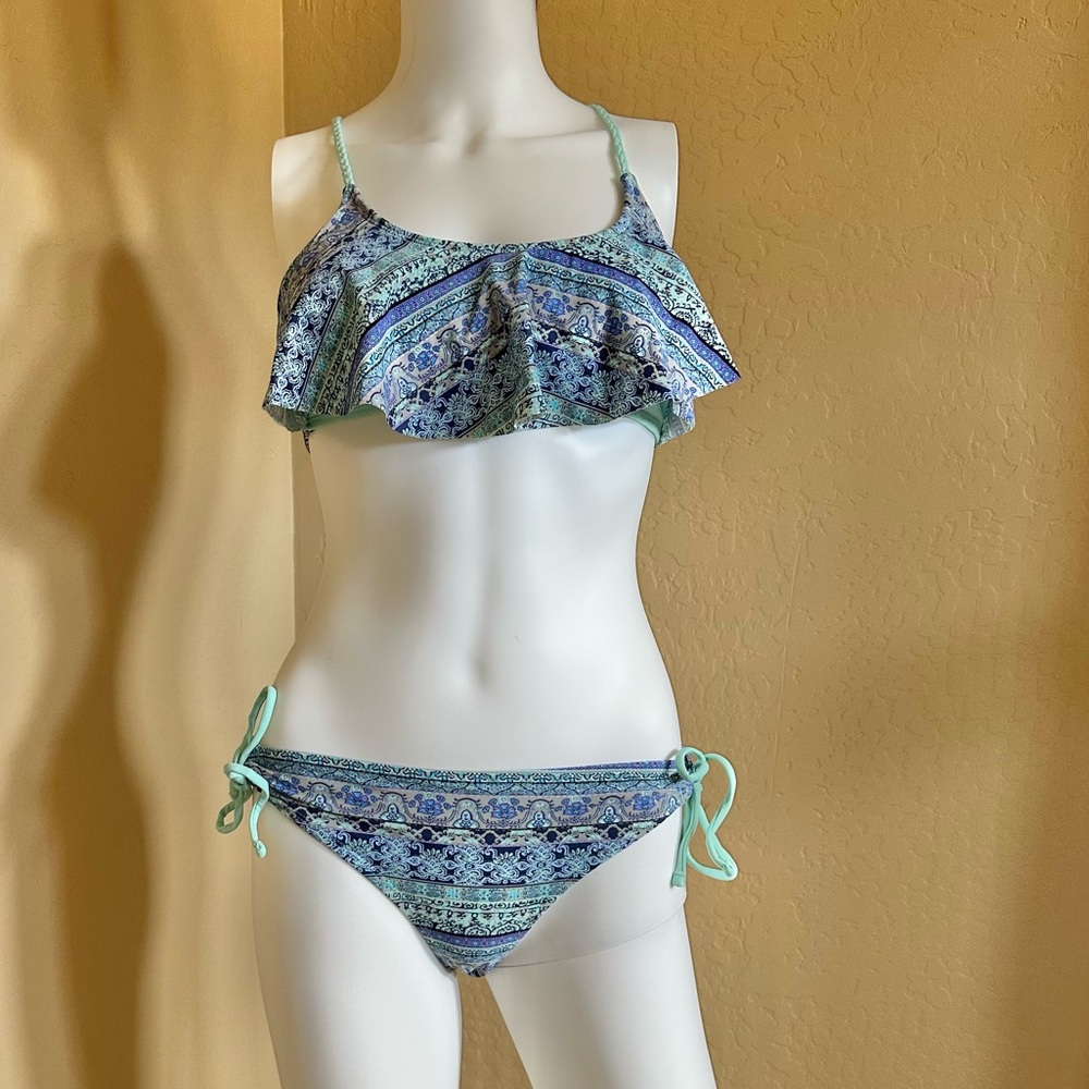 Arizona Jeans 2-piece swimwear for Pre-teens/Teens Medium/Small size, Never Worn
